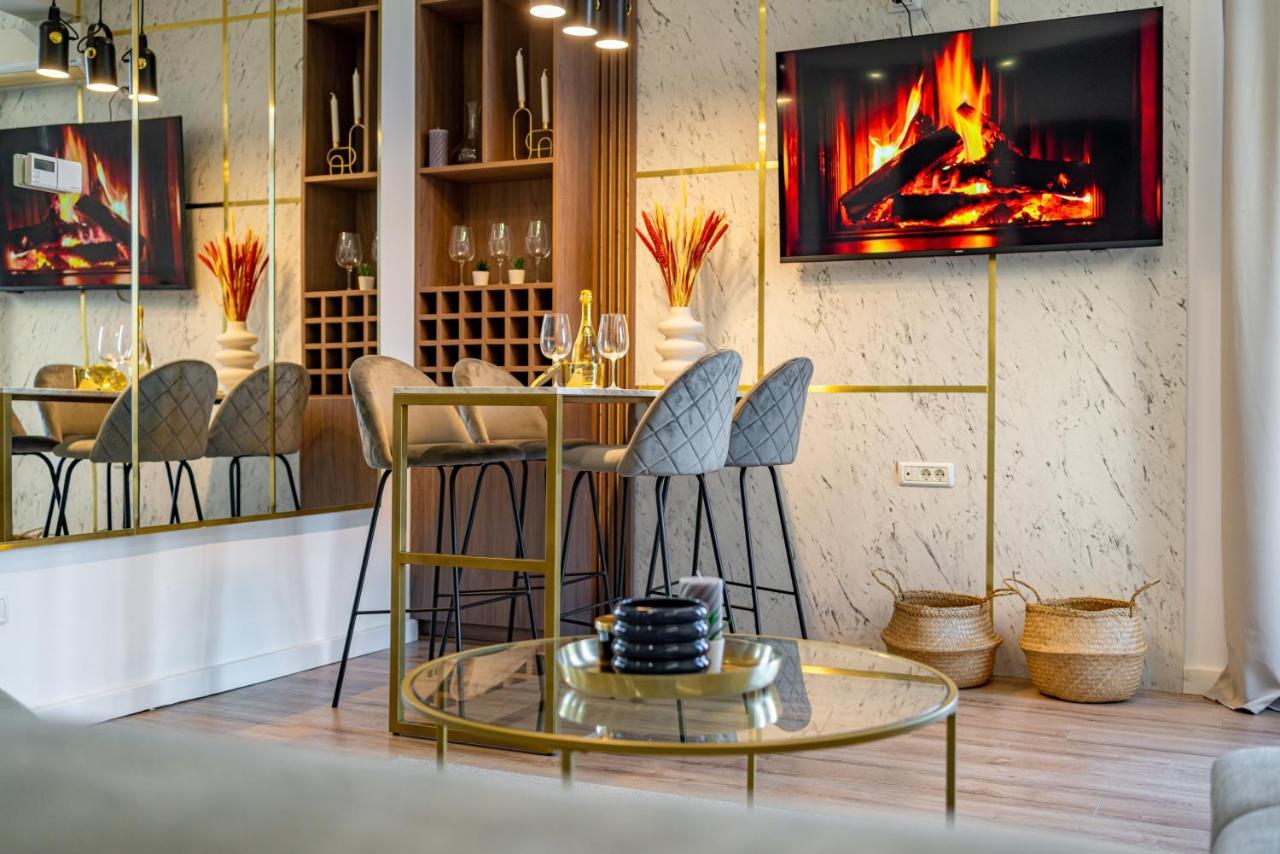 Golden View - Breathtaking Location In Bucharest Apartment Exterior photo