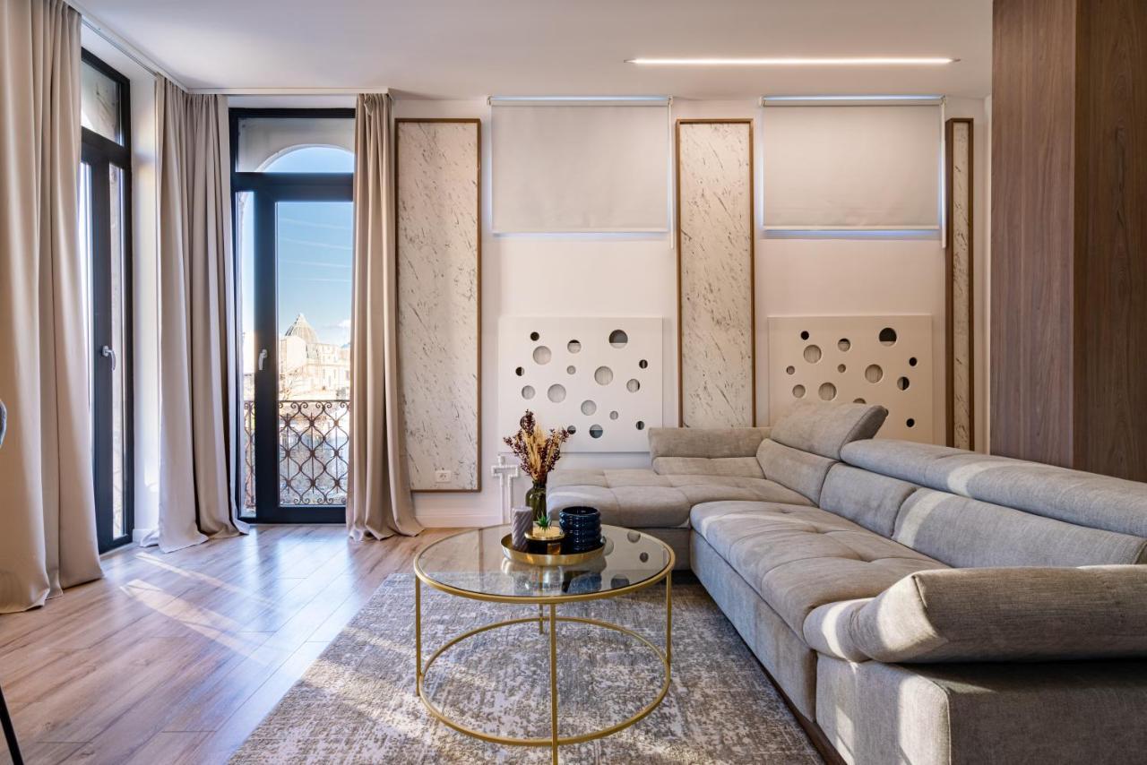 Golden View - Breathtaking Location In Bucharest Apartment Exterior photo