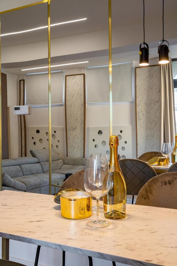 Golden View - Breathtaking Location In Bucharest Apartment Exterior photo